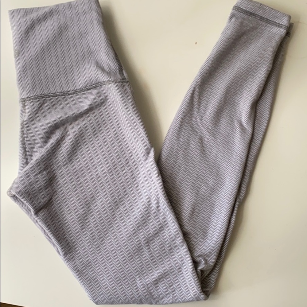 Lululemon Wunder Under leggings size 2